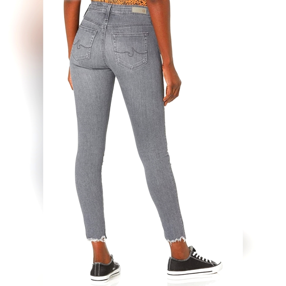 AG Legging Skinny Jean Size 27 light grey with Frayed Leg. Excellent Condition
